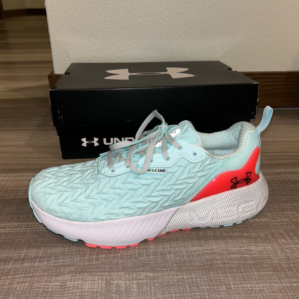 Under Armour Mega 3 Clone